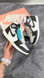 جردن ۱ ساقدار سفید قهوه ای (Jordan1 high Baroque brown) مردانه - Image 3