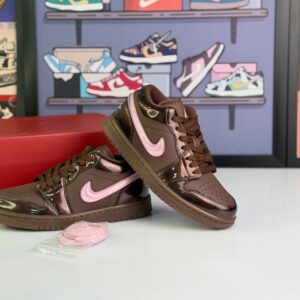 کتونی جردن 1 لو قهوه ای صورتی دخترانه ( Jordan1 low SE Patent Brown Pink)