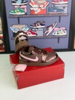 کتونی جردن 1 لو قهوه ای صورتی دخترانه ( Jordan1 low SE Patent Brown Pink) - Image 3