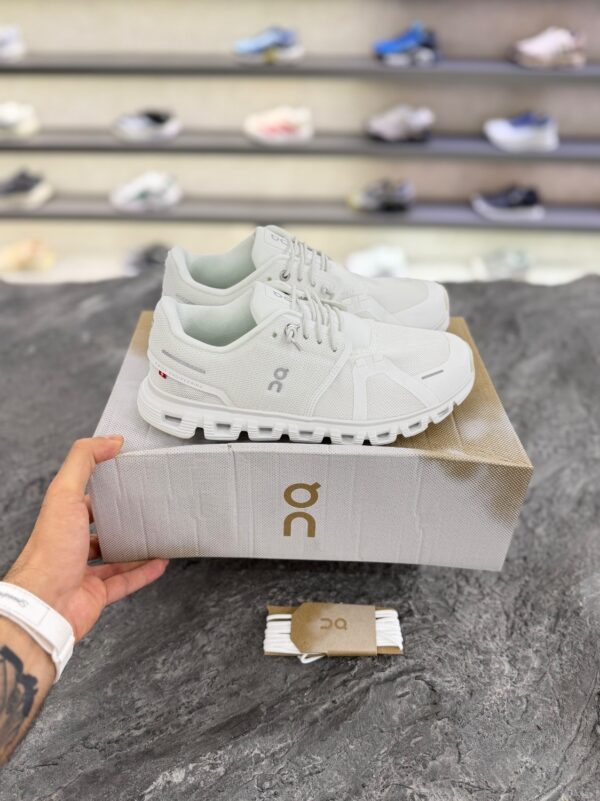 کتونی آنرانینگ کلود6 سفید زنانه (On Running Cloud X6  White) - Image 3