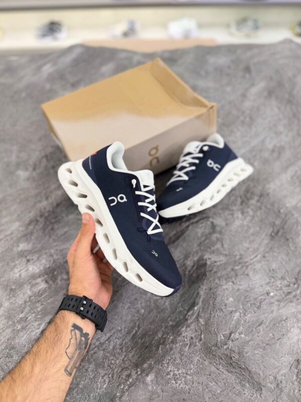 On Running Cloudtilt Navy White5 On Running Cloudtilt Navy White5