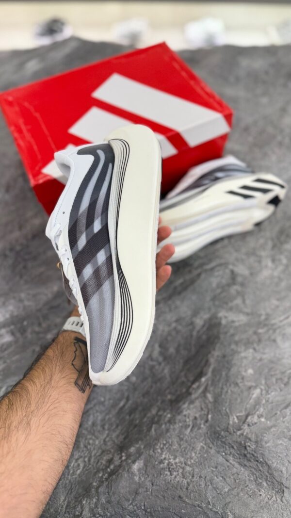 کتونی رانینگ آدیداس هایپربوست ( Adidas HyperBoost running shoe) مردانه - Image 3