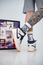 جردن1 مید کرم سورمه ای (Jordan1 mid Midnight Navy Gold Charms) مردانه