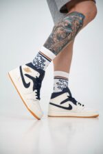 جردن1 مید کرم سورمه ای (Jordan1 mid Midnight Navy Gold Charms) مردانه - Image 4