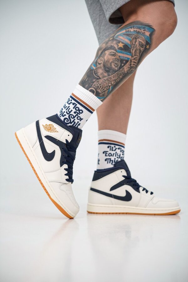 جردن1 مید کرم سورمه ای (Jordan1 mid Midnight Navy Gold Charms) مردانه - Image 4