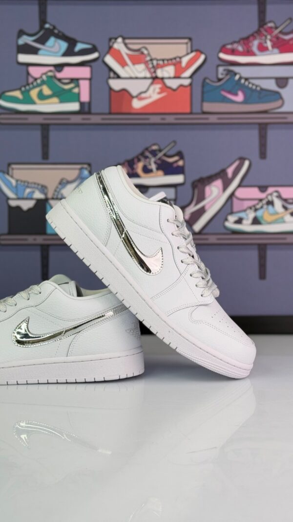 کتونی جردن وان لو سفید مردانه(jordan1 low white silver) کتونی جردن وان لو سفید مردانه(jordan1 low white silver)
