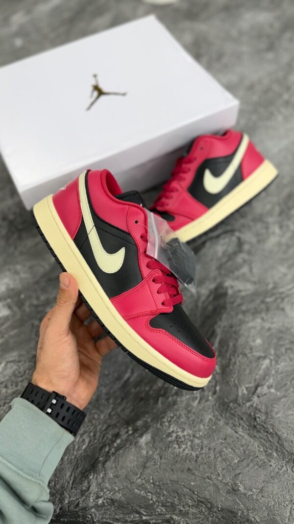 low black red3 کتونی جردن1 لو قرمز مشکی (Jordan1 low Red Black) مردانه - Image 1