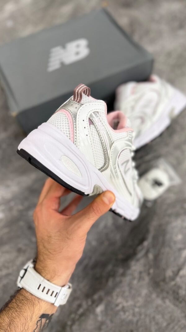 کتونی نیوبالانس 530 سفید صورتی (New balance 530) زنانه - Image 3