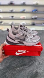 کتونی نایک وی تو کی صورتی بنفش (nike V2k run Pink purple) زنانه - Image 3