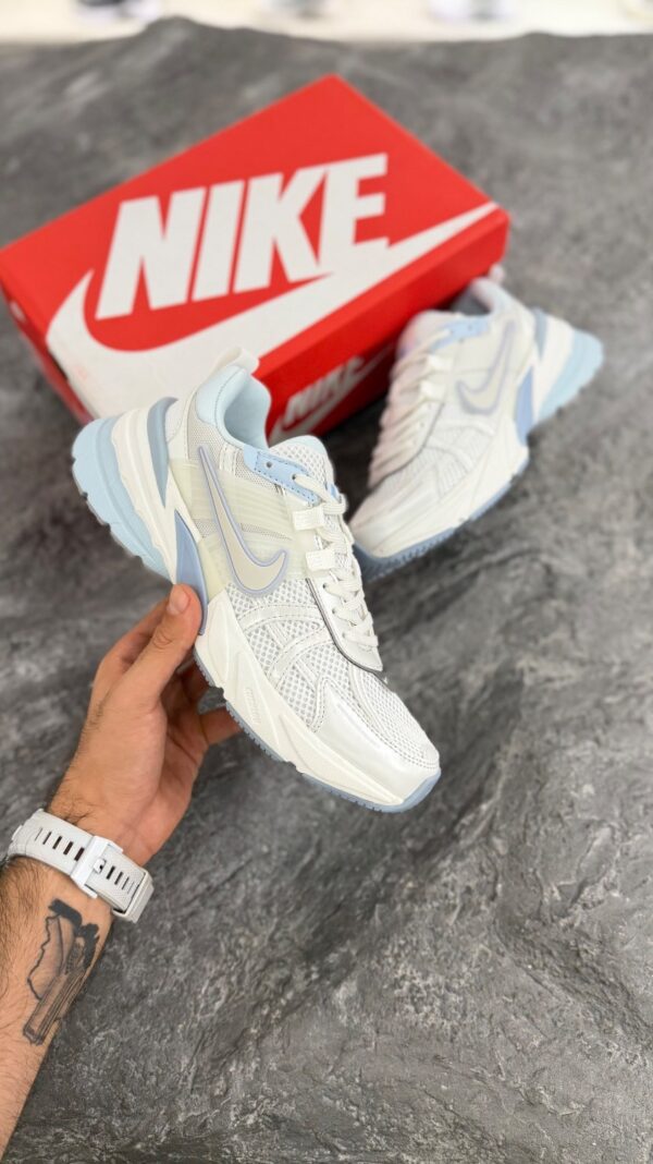 nike V2k run White ice Blue4 کتونی نایک وی تو کی سفید آبی (Nike v2k run White Blue) مردانه زنانه - Image 1