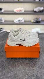 کتونی نایک اینیتیاتور کرم قهوه ای (Nike initiator Cream Brown) زنانه - Image 4