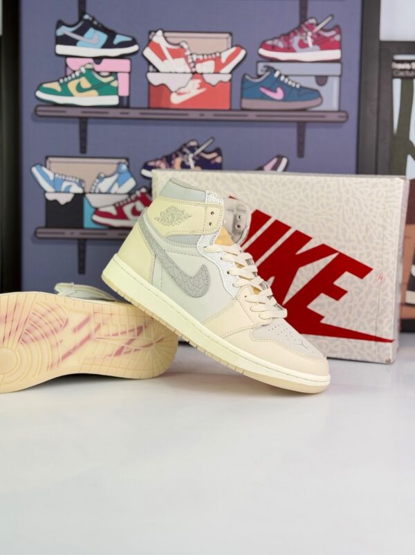 نایک ایرجردن 1 ساقدار مدل Sail Elephant کرم خاکستری (Air Jordan 1 High OG sail Elephant) - Image 4