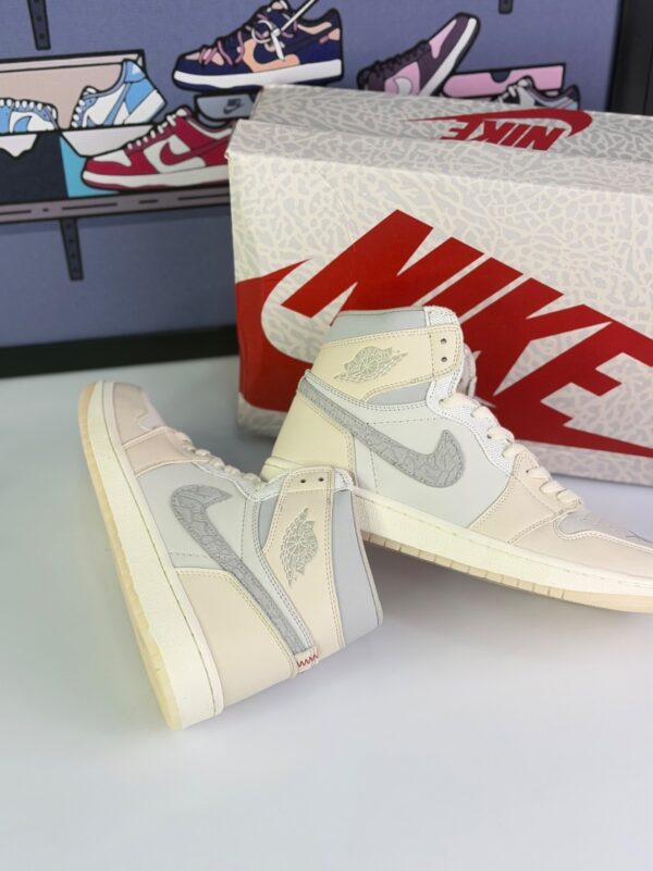 نایک ایرجردن 1 ساقدار مدل Sail Elephant کرم خاکستری (Air Jordan 1 High OG sail Elephant) - Image 2