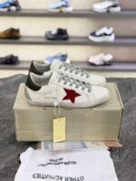 کتونی گلدن گوس سوپر استار سفید با ستاره زرشکی و پاشنه سبز زیتونی(Golden Goose Super-Star White Leather Sneakers with Burgundy Suede Star & Green Heel) - Image 3