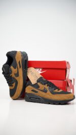 نایک ایرمکس ۹۰ مدل پریمیوم طرح چوب (رنگ قهوه‌ای و مشکی) Nike Air Max 90 Premium "Woodgrain" (Light British Tan/Velvet Brown/Black)