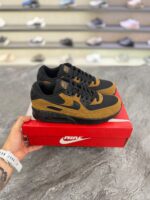 نایک ایرمکس ۹۰ مدل پریمیوم طرح چوب (رنگ قهوه‌ای و مشکی) Nike Air Max 90 Premium "Woodgrain" (Light British Tan/Velvet Brown/Black) - Image 2