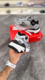 کتونی ورزشی پوما مدل Fade Nitro - ترکیب نقره‌ای متالیک و مشکی (Puma Fade Nitro Metallic Silver Black Sneakers) - Image 3