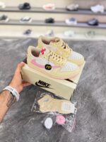 کتونی نایک ایر جردن 1 لو تراویس اسکات صورتی کرم (Travis Scott x Air Jordan 1 Low Shy Pink) - Image 2