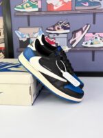 کتونی نایک ایر جردن ۱ لو تراویس اسکات و فرگمنت دیزاین مشکی آبی  (⁠Nike Air Jordan 1 Retro Low OG SP Travis Scott x Fragment Design Black Royal Blue) - Image 3