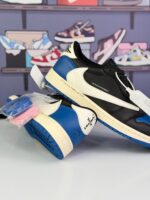 کتونی نایک ایر جردن ۱ لو تراویس اسکات و فرگمنت دیزاین مشکی آبی  (⁠Nike Air Jordan 1 Retro Low OG SP Travis Scott x Fragment Design Black Royal Blue) - Image 4