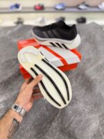 کتونی رانینگ آدیداس هایپربوست یوفوریا مشکی با زیره سفید (Adidas Hyperboost Euphoria LT Black/White) - Image 4