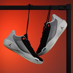 کتونی بسکتبال جردن لوکا 77 طوسی با ترکیب مشکی (Jordan Luka77 Gray/Black/Orang)