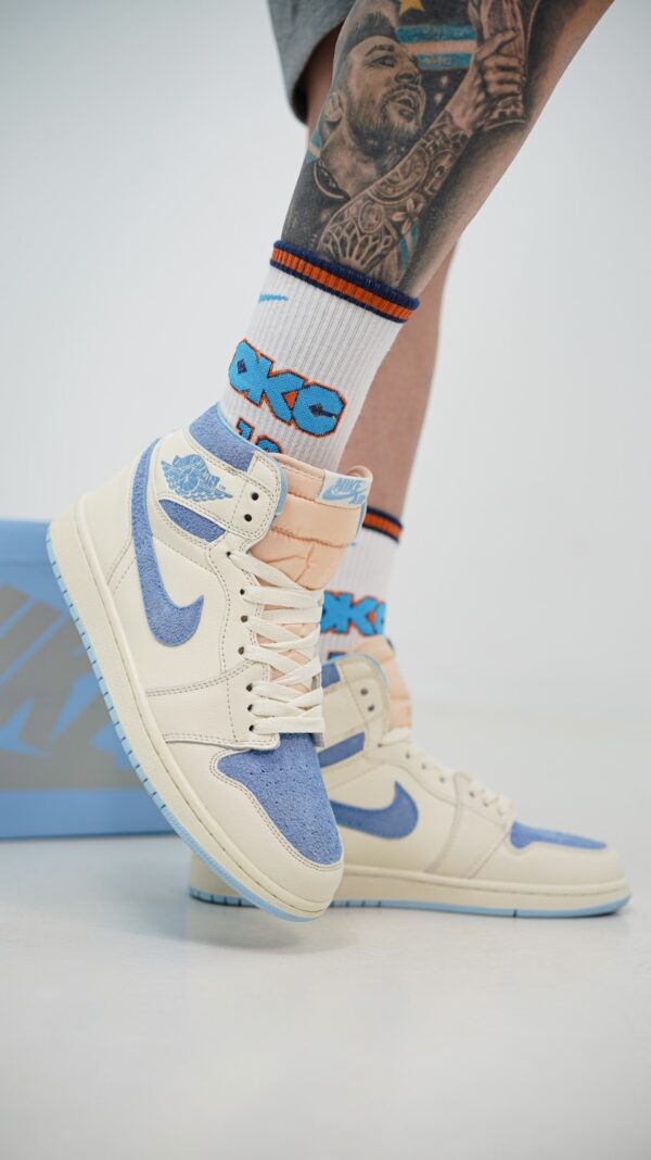 کتونی نایک ایرجردن 1 ساقدار سفید آبی جیر (Nike Air Jordan 1 High CMFT2 White/Blue Suede)