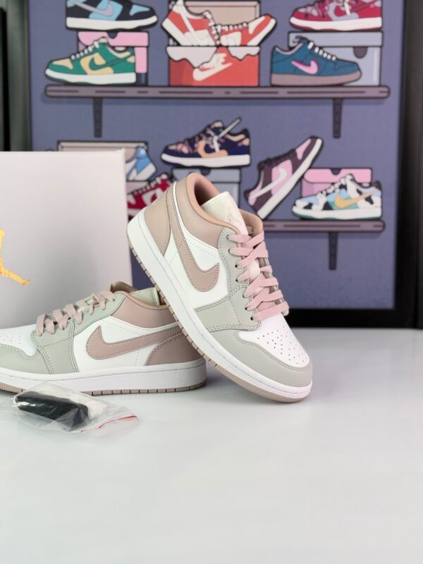 Nike Air Jordan1 Low White Gray Pink6 کتونی ایرجردن1 لو (ساق کوتاه) سفید طوسی صورتی (Nike Air Jordan1 Low White/Gray/Pink) - Image 1