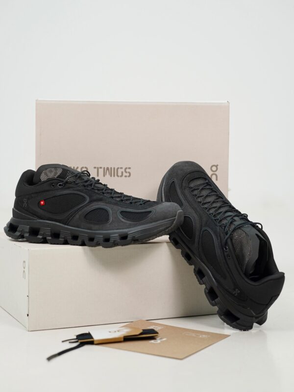 On Running x FKA twigs Cloud X Black